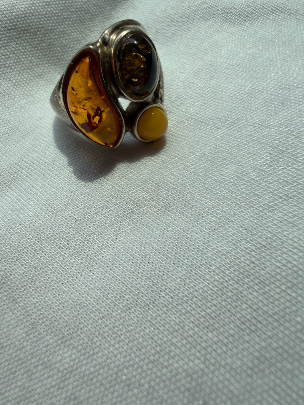 3 colors amber Ring in a substantial and interesting design 925 SS Size 6.5